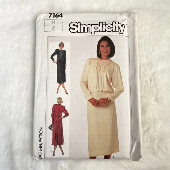 2 Simplicity Sewing Patterns - Picture 4 of 5